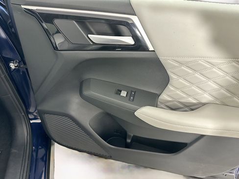 Used 2024 Mitsubishi Outlander SEL image 32