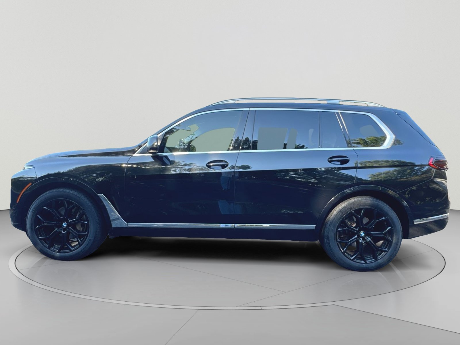Certified 2024 BMW X7 xDrive40i w/ Premium Package AWD/4WD image 8