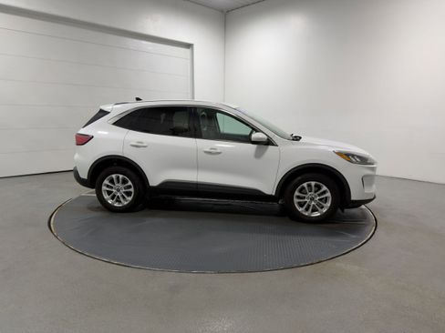 Used 2020 Ford Escape SE image 31