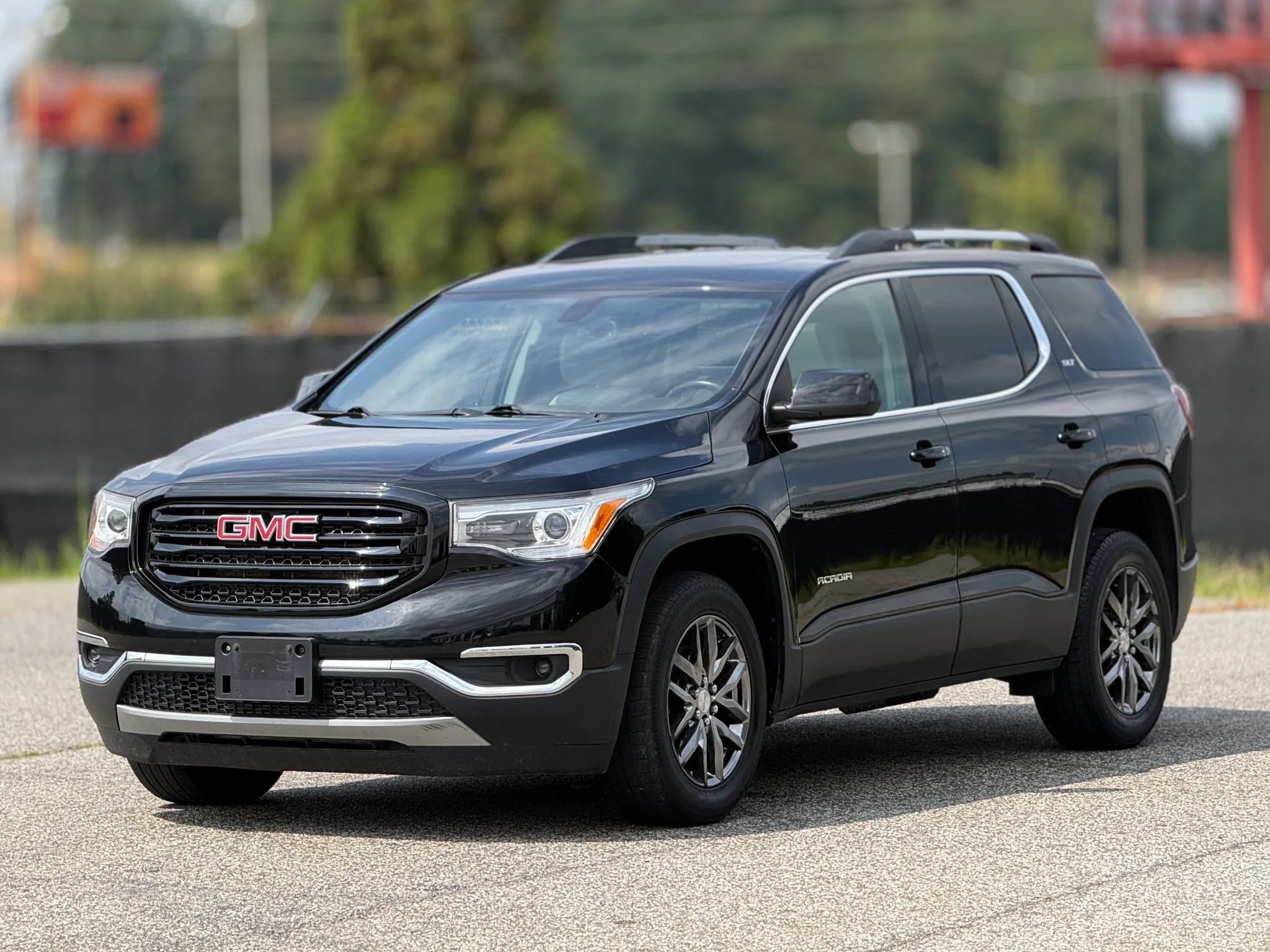 Used 2017 GMC Acadia SLT w/ LPO, Black Accent Package FWD image 6