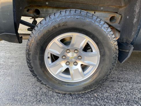 Used 2018 Chevrolet Silverado 1500 LT AWD/4WD image 14