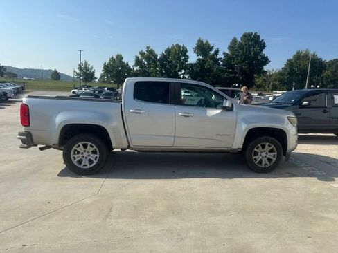 Used 2017 Chevrolet Colorado LT w/ LT Convenience Package RWD image 12