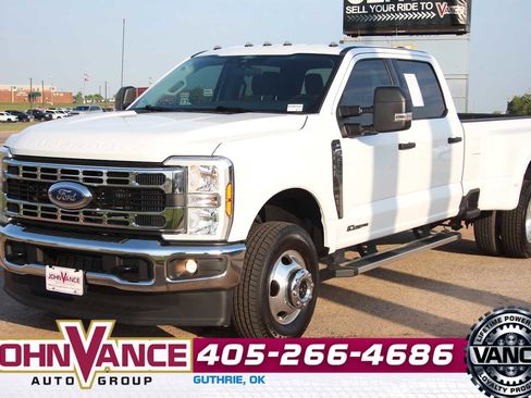 Used 2025 Ford F350 XLT AWD/4WD image 3