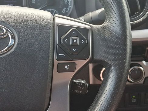 Used 2017 Toyota Tacoma Limited w/ Tow Package AWD/4WD image 22