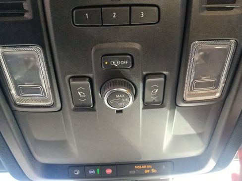 Used 2024 Chevrolet Suburban Premier RWD image 22