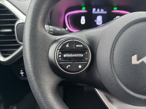 Used 2024 Kia Soul LX w/ Option Group 015 FWD image 21