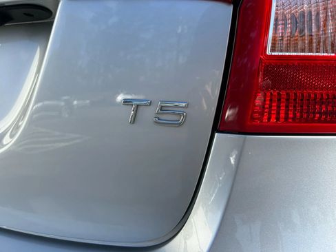 Used 2016 Volvo S60 T5 Premier w/ Convenience Package image 4