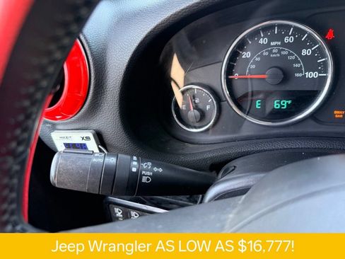 Used 2013 Jeep Wrangler Unlimited Rubicon AWD/4WD image 29