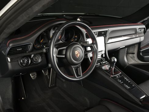 Used 2019 Porsche 911 GT3 RWD image 30