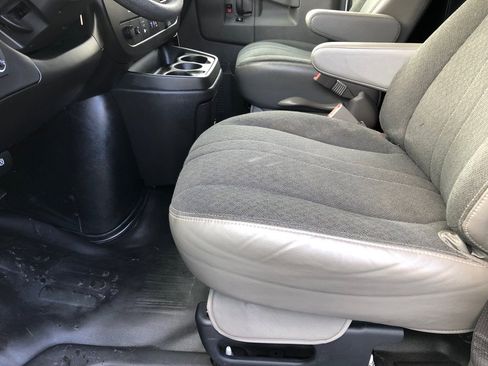 Used 2024 Chevrolet Express 2500 w/ Driver Convenience Package image 17