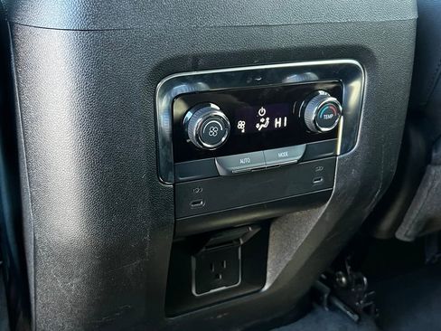 Used 2025 Chevrolet Tahoe LT image 13