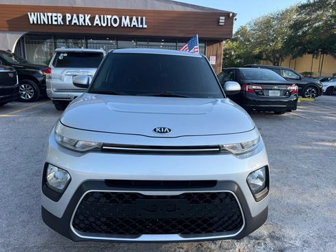 Used 2020 Kia Soul LX FWD image 2
