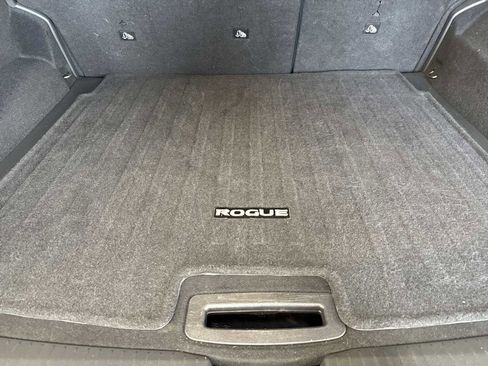 Used 2025 Nissan Rogue SV image 31