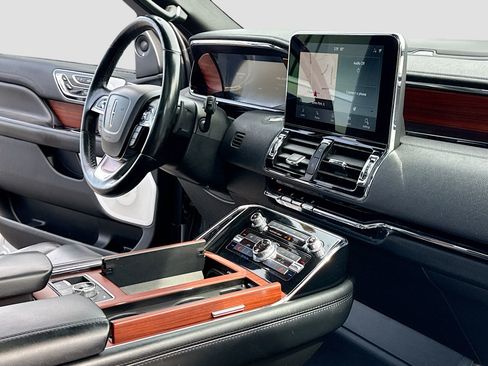 Used 2020 Lincoln Navigator L Reserve w/ Luxury Package AWD/4WD image 5