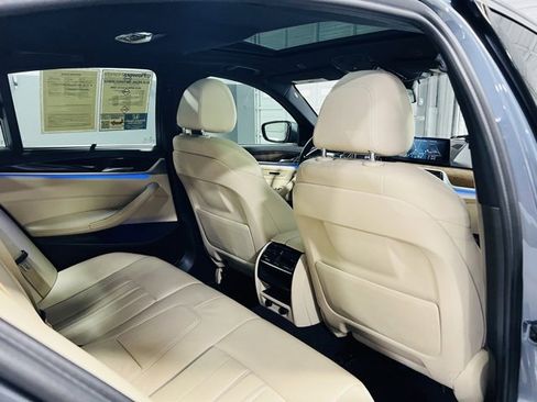 Used 2019 BMW 540i w/ Premium Package image 31