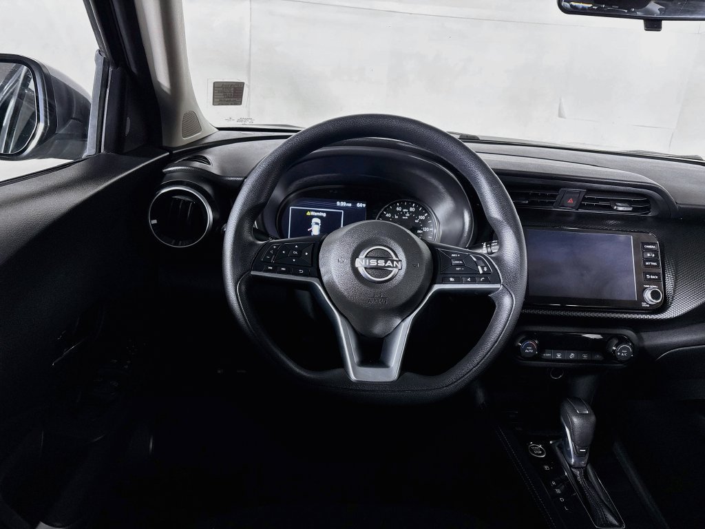 Used 2022 Nissan Kicks SV FWD image 13