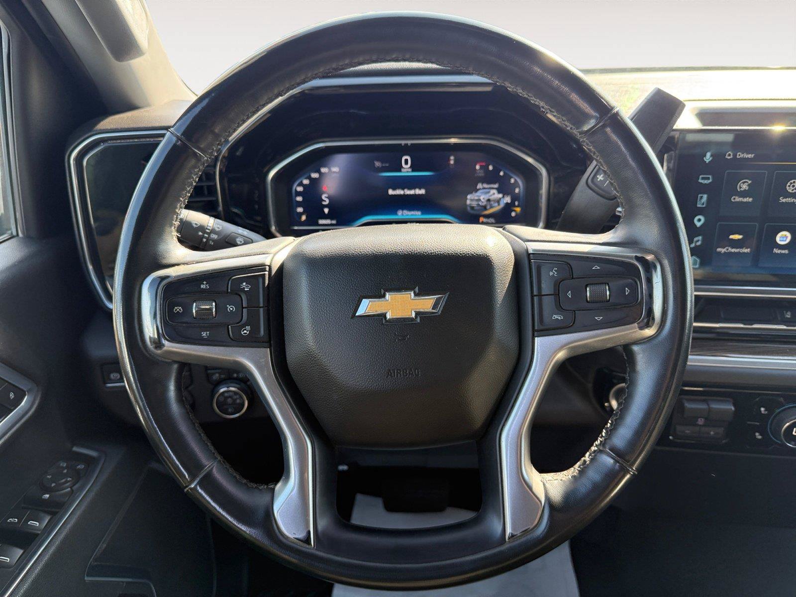 Used 2025 Chevrolet Silverado 2500 LT w/ Convenience Package AWD/4WD image 16