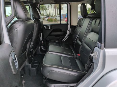 Used 2023 Jeep Wrangler Unlimited Sahara AWD/4WD image 14