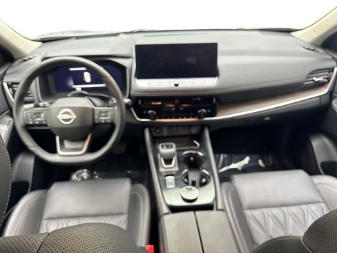 Used 2025 Nissan Rogue Platinum w/ Tech Package image 39