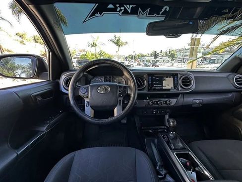 Used 2018 Toyota Tacoma TRD Sport RWD image 16