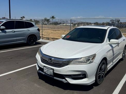 Used 2016 Honda Accord Touring image 5