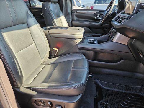 Used 2021 Chevrolet Tahoe RST w/ Luxury Package AWD/4WD image 32