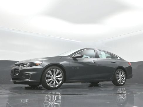 Used 2017 Chevrolet Malibu Premier w/ Premier Sun and Wheel Package image 11