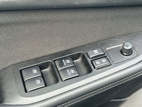 Used 2018 Subaru Outback 2.5i Premium image 11