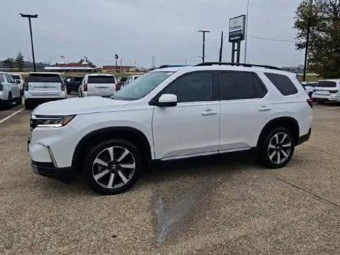 Used 2023 Honda Pilot Elite image 4