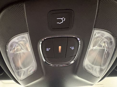 Used 2024 Jeep Compass Latitude image 31