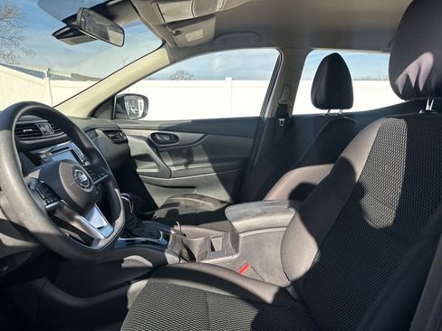 Used 2022 Nissan Rogue Sport S image 38