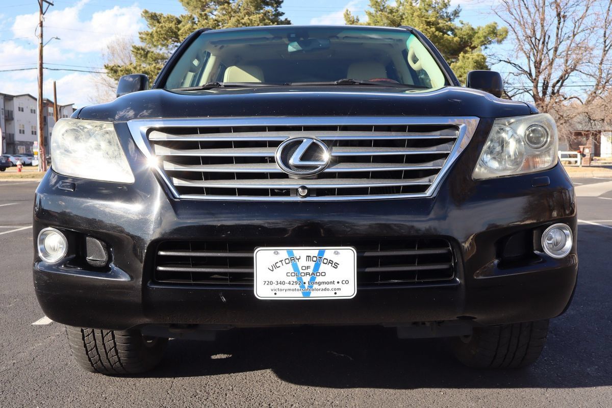 Used 2011 Lexus LX 570 4WD w/ Luxury Pkg image 13
