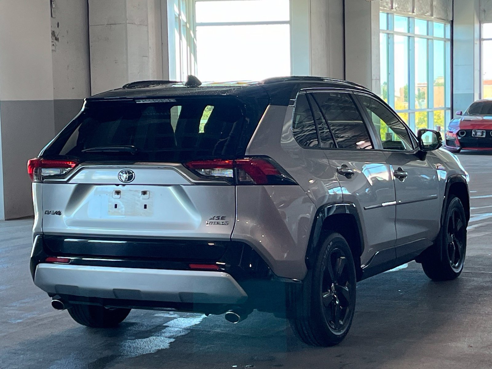 Used 2020 Toyota RAV4 XSE w/ XSE Grade Weather Package AWD/4WD image 12