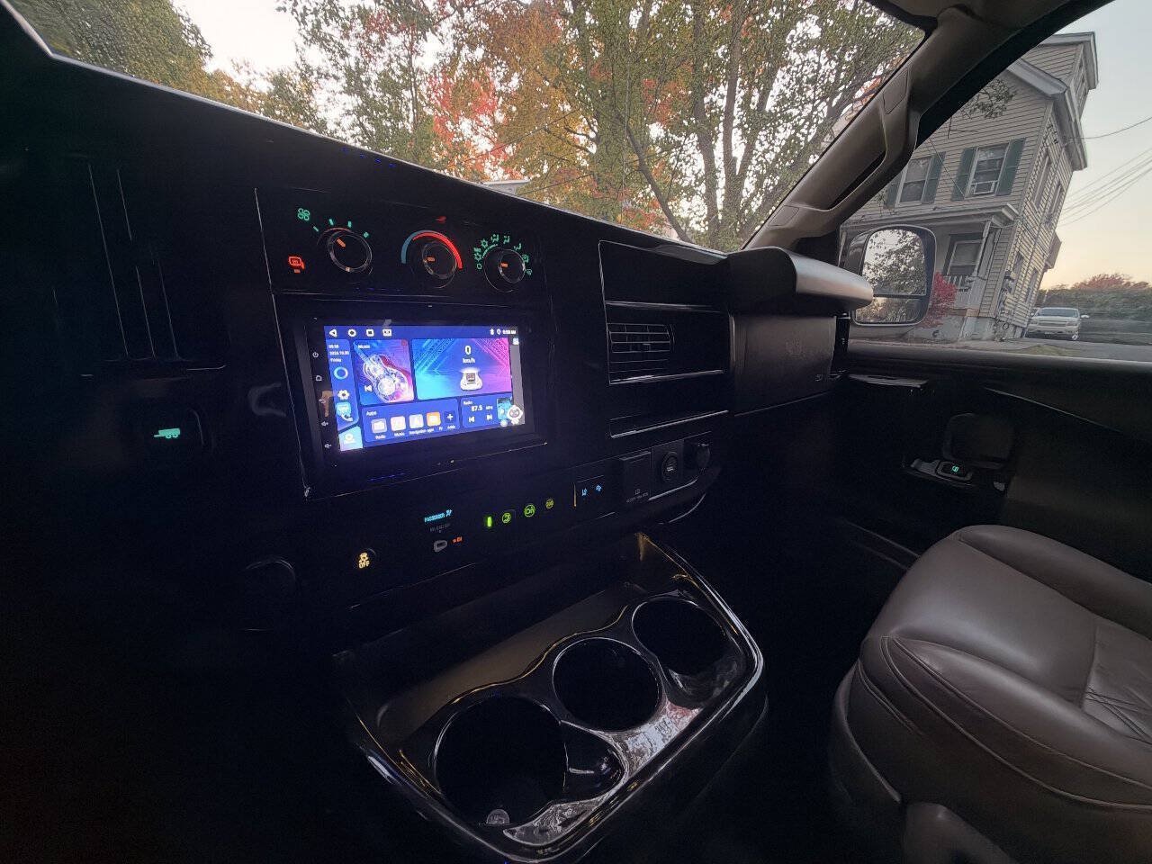 Used 2022 GMC Savana 2500 w/ Enhanced Convenience Package RWD image 26