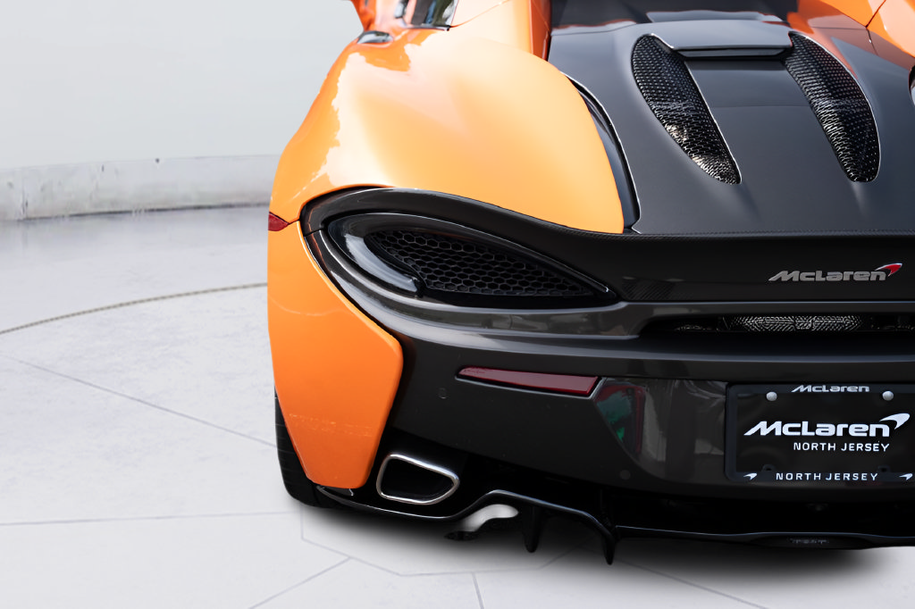 Used 2018 McLaren 570S Spider RWD image 29