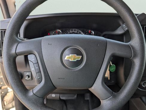 Used 2017 Chevrolet Express 3500 LT w/ LT Preferred Equipment Group image 21