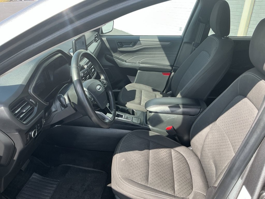 Used 2024 Ford Escape Active w/ Cold Weather Package FWD image 16
