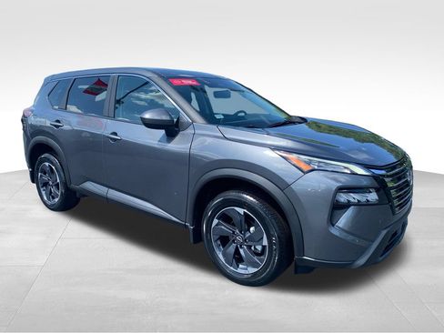 Used 2025 Nissan Rogue SV FWD image 8