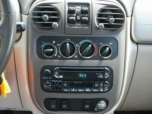 Used 2001 Chrysler PT Cruiser image 16