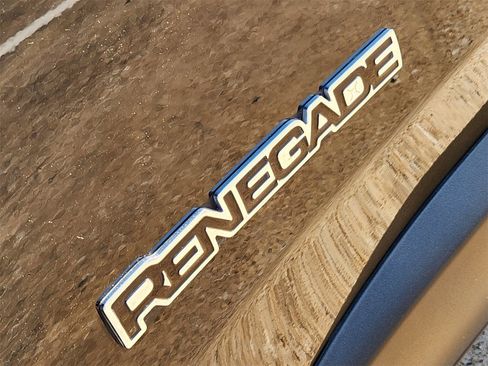 Used 2022 Jeep Renegade Latitude w/ Sun/Sound Group image 19