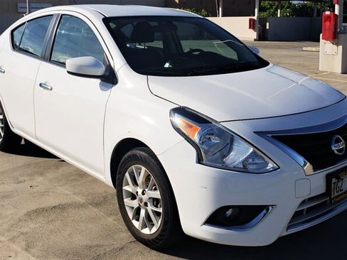 Used 2018 Nissan Versa SV w/ SV Special Edition Package FWD image 4