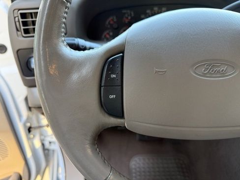 Used 2000 Ford F250 Lariat image 15