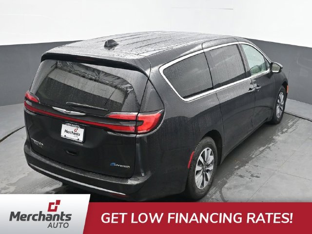 Used 2023 Chrysler Pacifica Touring-L FWD image 28
