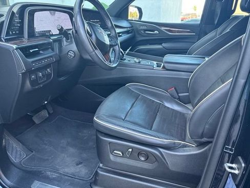 Used 2023 Cadillac Escalade ESV Premium Luxury w/ Performance Package AWD/4WD image 4