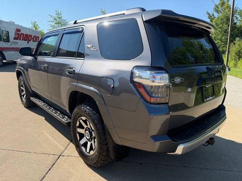 Used 2018 Toyota 4Runner TRD Off-Road w/ Convenience Package AWD/4WD image 3