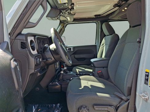 Used 2024 Jeep Wrangler Unlimited w/ Convenience Group AWD/4WD image 11