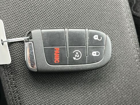 Used 2021 Jeep Renegade Latitude w/ Convenience Group AWD/4WD image 34