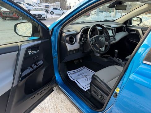 Used 2016 Toyota RAV4 Limited image 16