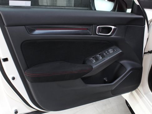 Used 2024 Honda Civic Type R image 32
