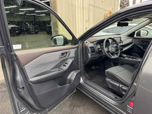 Used 2021 Nissan Rogue S image 22